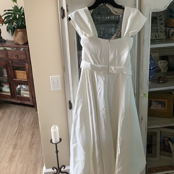 NWT! Cocktail or wedding dress, ivory, beautiful brand new - Picture 3 of 6